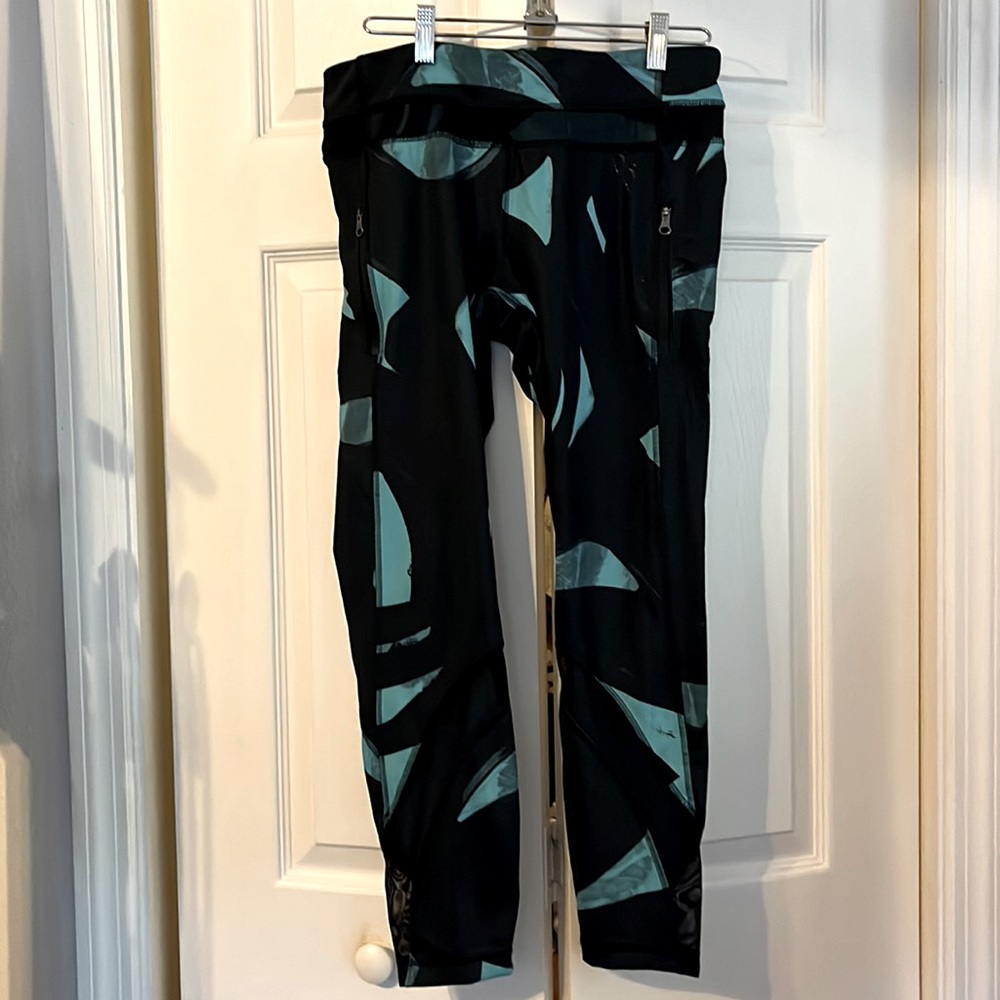 Lululemon navy blue yoga pants